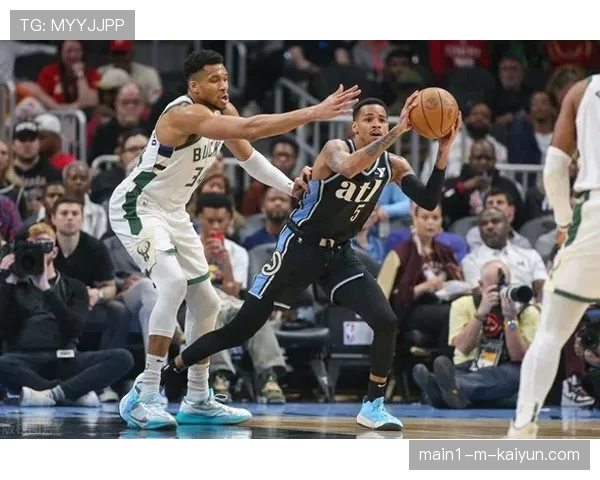 勇士主场轻取雄鹿巩固前八 库里31分领军字母哥空砍34+10