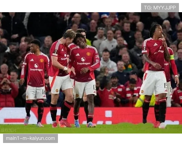 厄瓜多尔进攻单一性：边路推进与定位球依赖度的战术风险